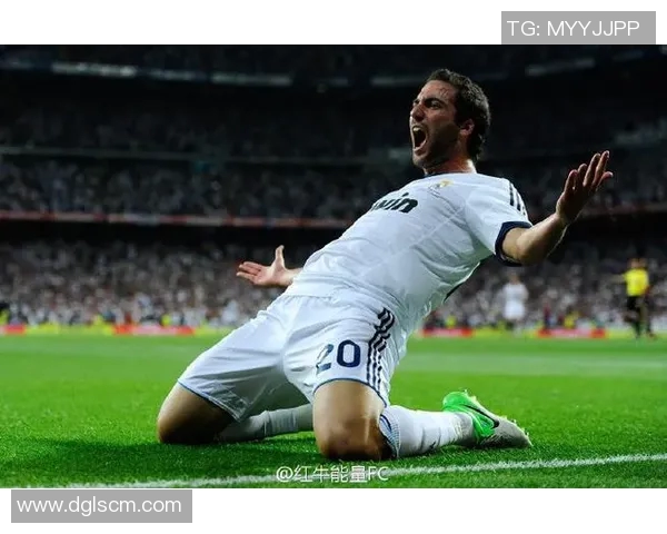 全球足球明星生日日历揭示足坛传奇的庆生时刻与背后的故事